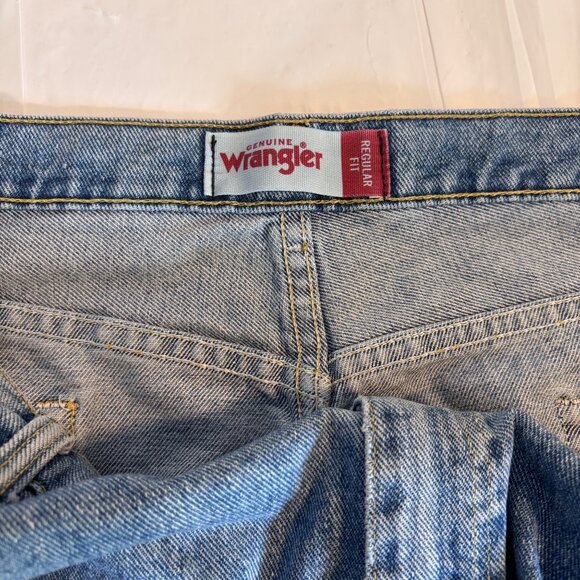 Wrangler Regular Fit Mens Jeans 42x30 Denim Classic Style Durable Everyday Wear - Picture 4 of 7